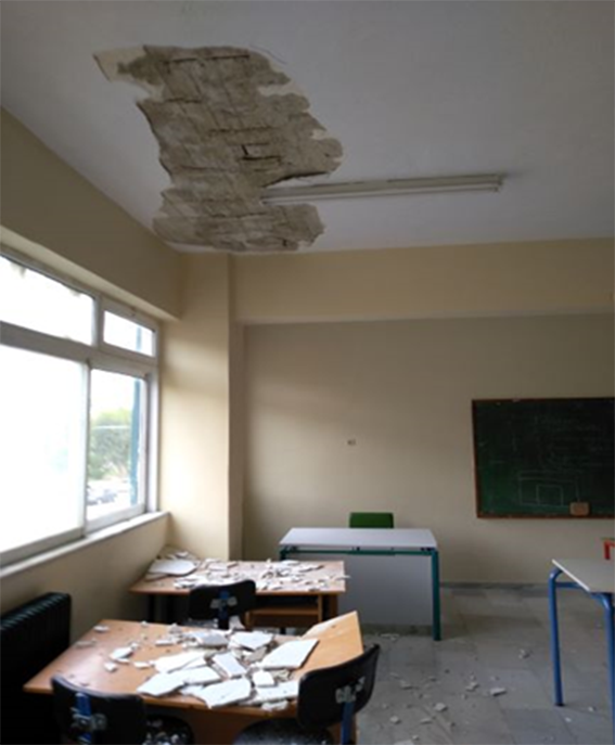 Άσχημη και επικίνδυνη η κτηριακή κατάσταση και στο 1ο ΕΠΑΛ Περάματος Άσχημη και επικίνδυνη η κτηριακή κατάσταση και στο 1ο ΕΠΑΛ Περάματος